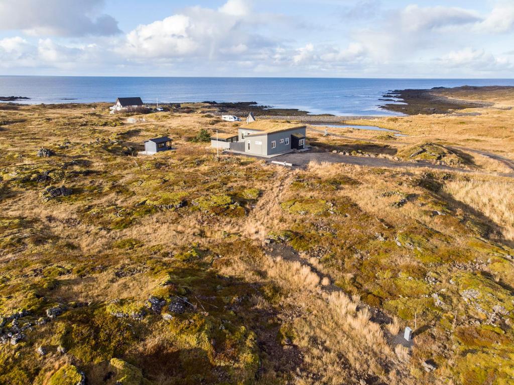 Hvassahraun Cabin by the Sea room 1